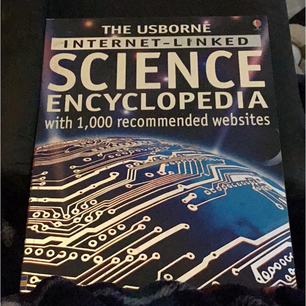 Usborne Internet-Linked Science Encyclopedia with 1,000 recommended websites